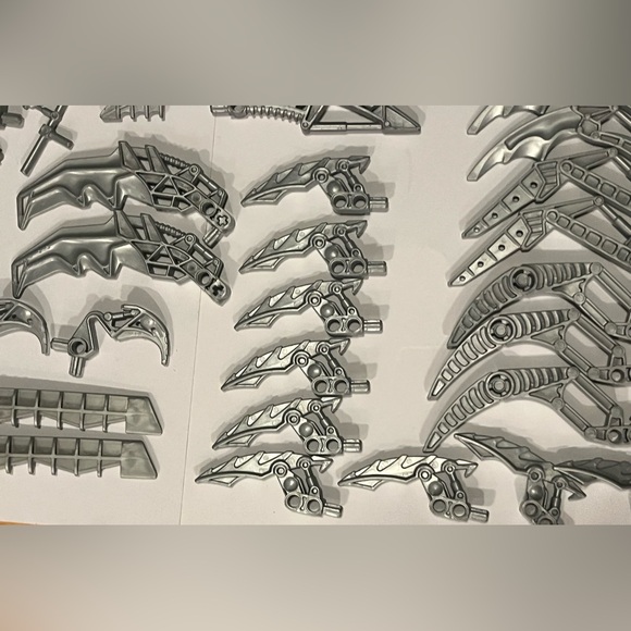 Huge Set Of LEGO Bionicle Weapons Set Of 43 Items Bundle Genuine Bionicle Parts - Picture 12 of 15